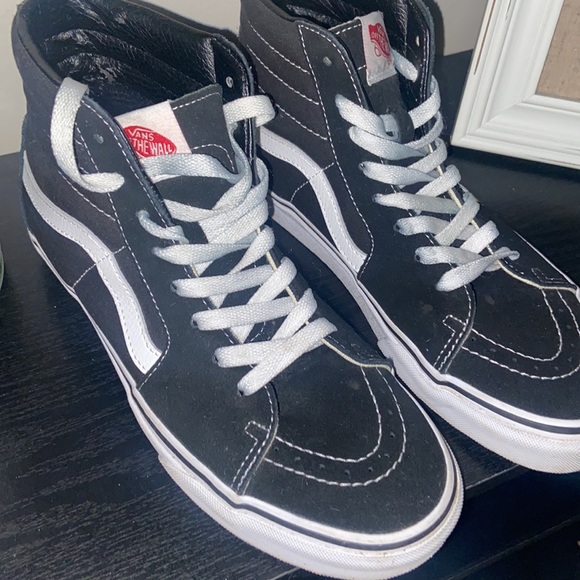 WORN TWICE!!! High top vans size 9/5 woman & 8 men. Were worn 2 maybe 3 times!! - Picture 5 of 5